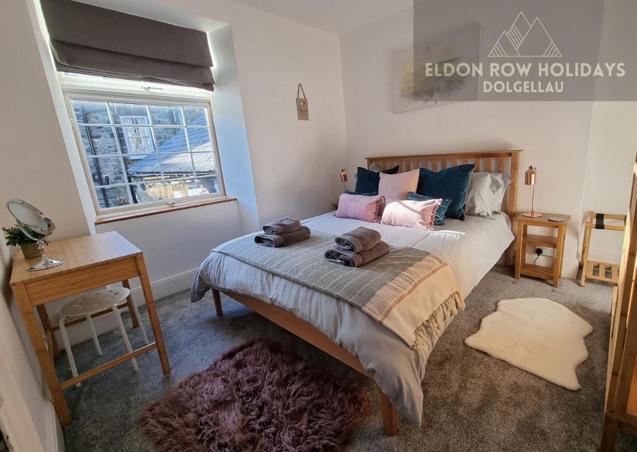 Eldon Row - Stylish Character Apartments - Central Location 1 & 2 Bed Available Dolgellau Buitenkant foto