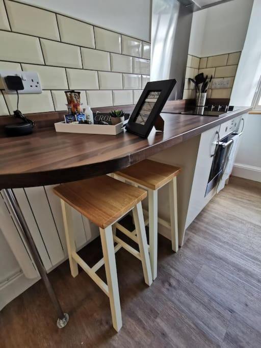 Eldon Row - Stylish Character Apartments - Central Location 1 & 2 Bed Available Dolgellau Buitenkant foto