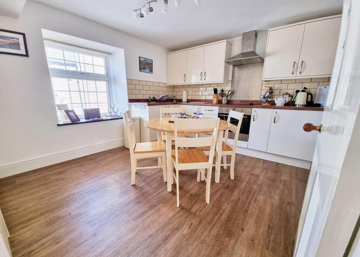 Eldon Row - Stylish Character Apartments - Central Location 1 & 2 Bed Available Dolgellau Buitenkant foto