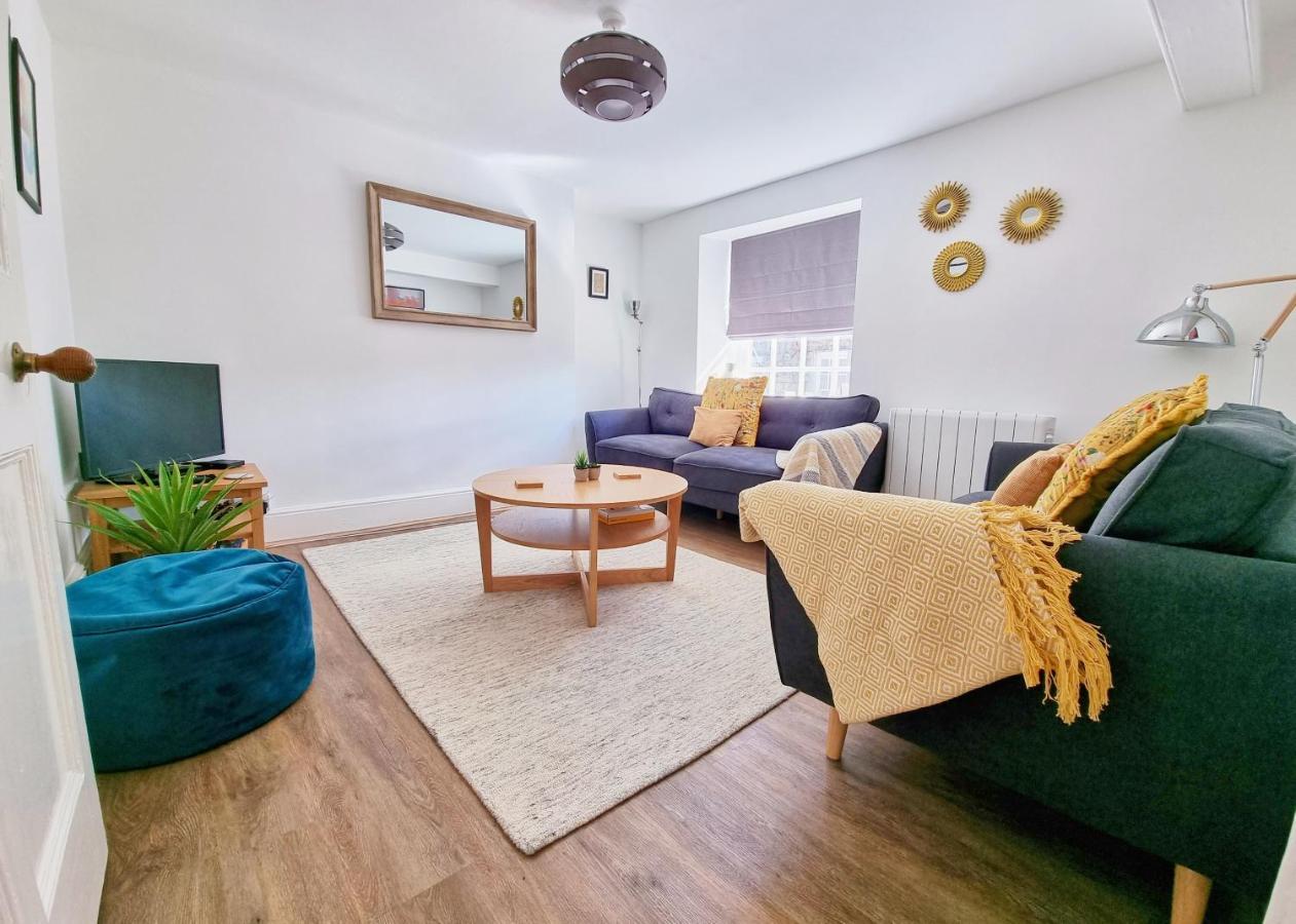 Eldon Row - Stylish Character Apartments - Central Location 1 & 2 Bed Available Dolgellau Buitenkant foto