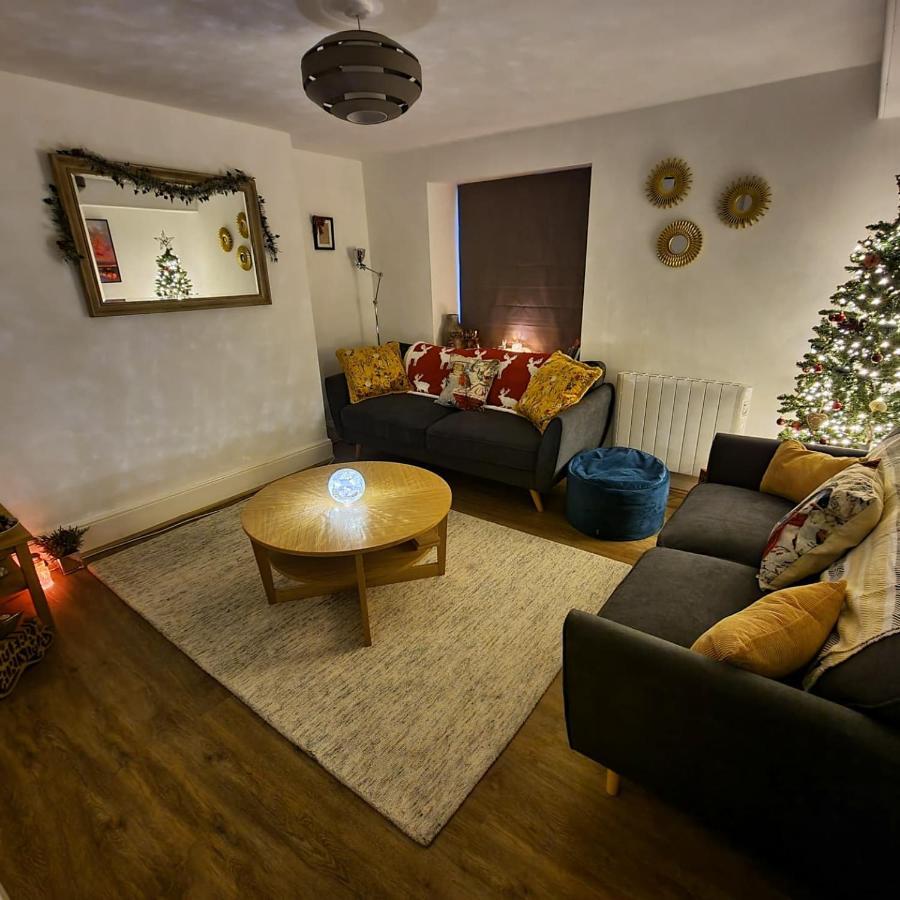 Eldon Row - Stylish Character Apartments - Central Location 1 & 2 Bed Available Dolgellau Buitenkant foto